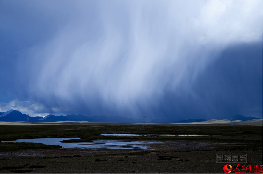 Having worked as an army photographer in Tibet for 16 years, Liu Xiang is about to discharge and come back to his hometown. Though sometimes hard, the time spent in Tibet is the most precious and unforgettable part of his life. And those photos are his Tibetan memories. [Photo/english.news.cn]