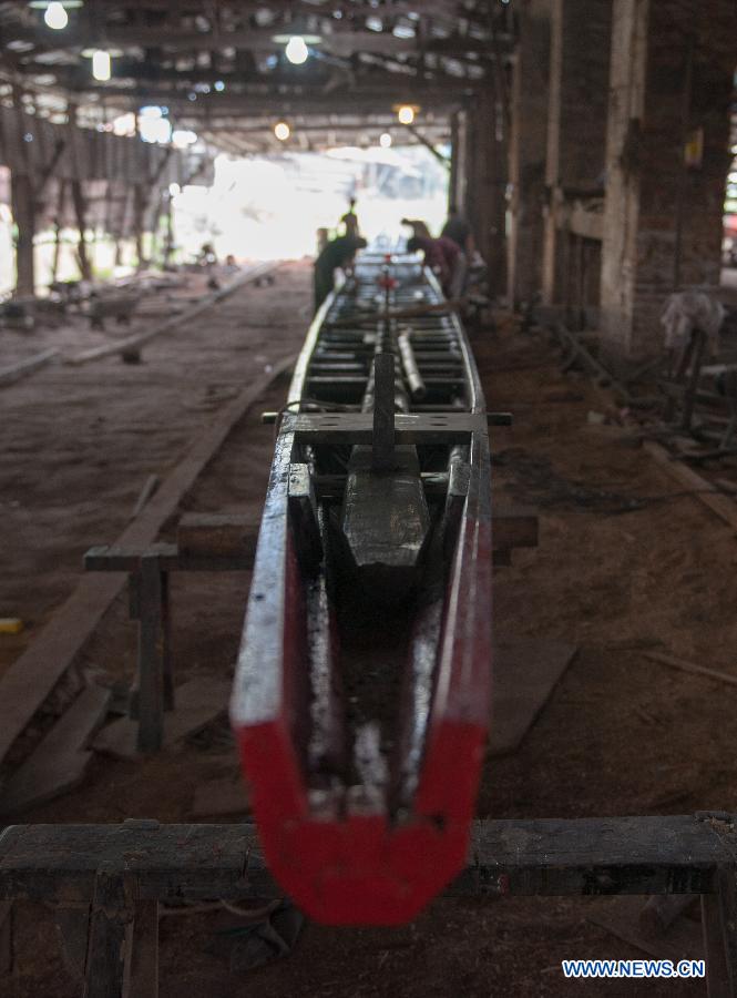 New dragon boat launched at Shangjiao village in Guangzhou